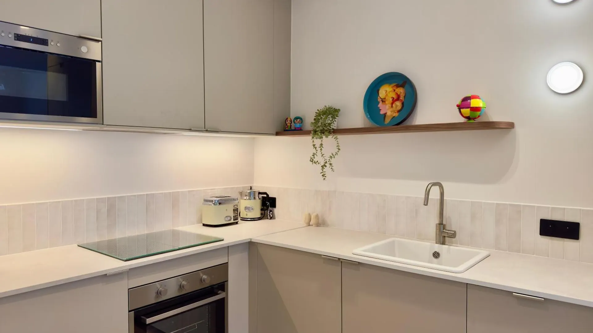 Tres Bel Appartement Entierement Renove - 2Mn Croisette Cannes Francia