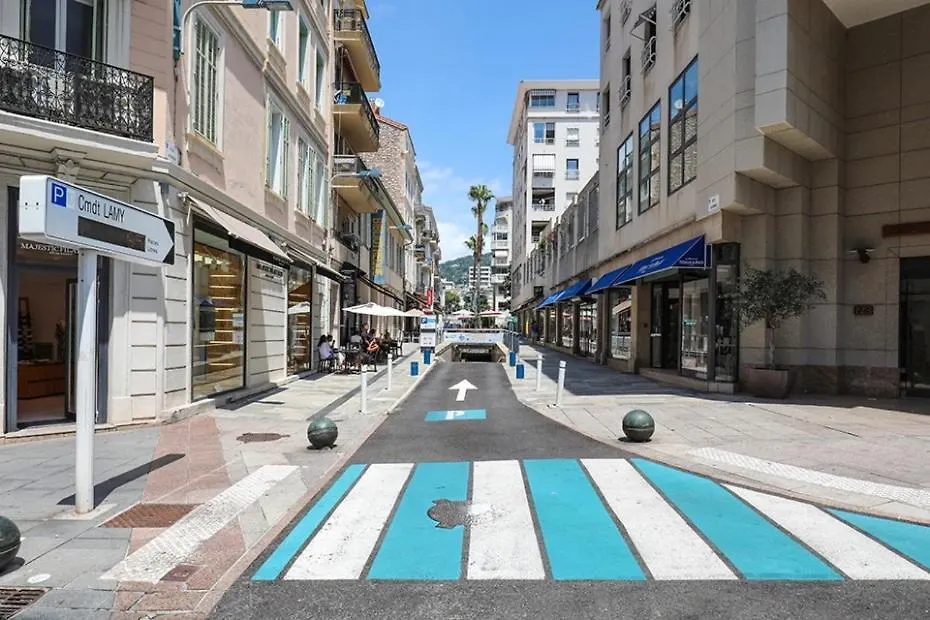 Tres Bel Appartement Entierement Renove - 2Mn Croisette Cannes France