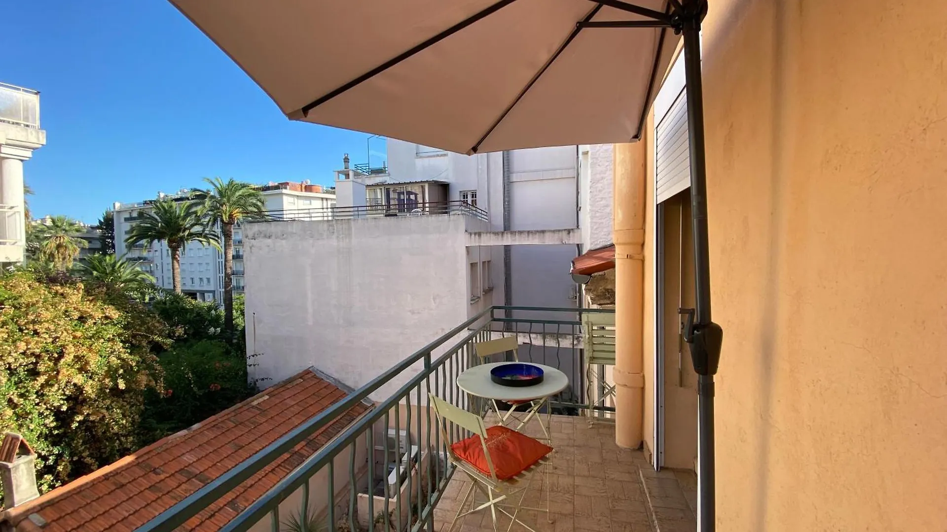 Tres Bel Appartement Entierement Renove - 2Mn Croisette Cannes France