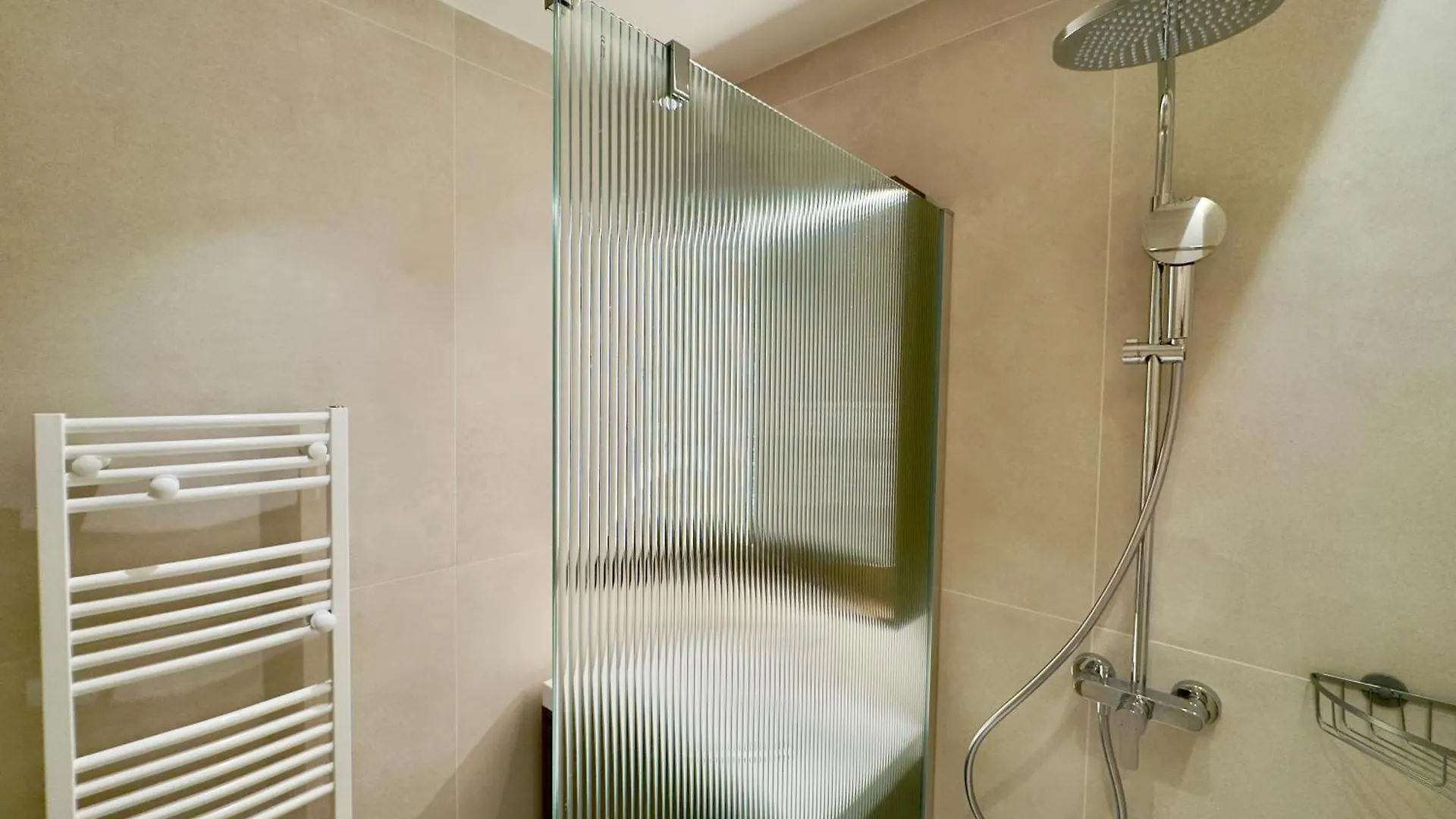 Tres Bel Appartement Entierement Renove - 2Mn Croisette Cannes Apartment